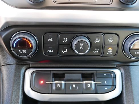 Used 2023 GMC Acadia SLT w/ Technology Package AWD/4WD image 23