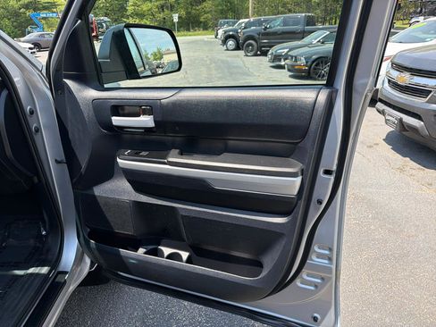 Used 2014 Toyota Tundra SR5 AWD/4WD image 25