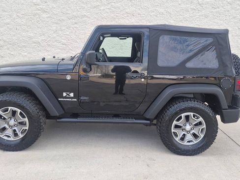 Used 2009 Jeep Wrangler X w/ Black Appearance Group AWD/4WD image 4