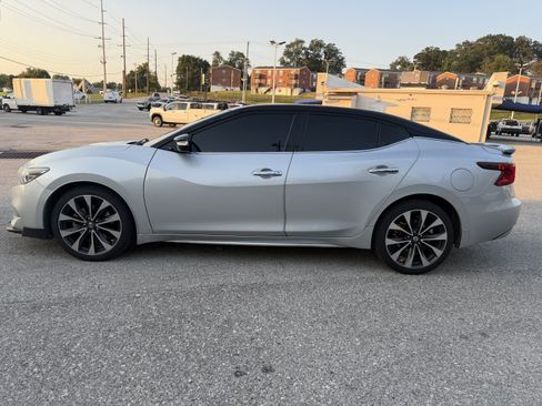 Used 2016 Nissan Maxima SR FWD image 4
