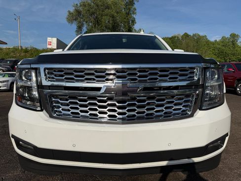 Used 2015 Chevrolet Suburban LT w/ Luxury Package AWD/4WD image 2