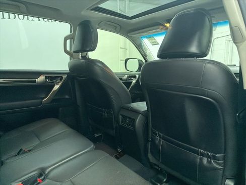 Used 2014 Lexus GX 460 w/ Preferred Accessory Package image 26