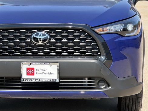 Certified 2025 Toyota Corolla Cross LE w/ Moonroof Package image 8