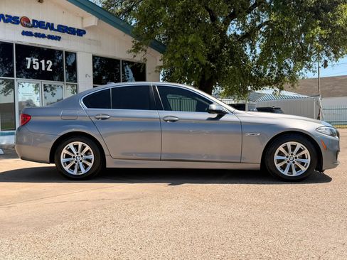 Used 2015 BMW 528i Sedan RWD image 2