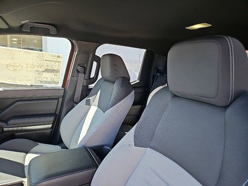 Certified 2025 Toyota Tacoma TRD Off-Road AWD/4WD image 7