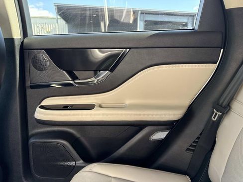 New 2026 Lincoln Corsair Premiere image 15