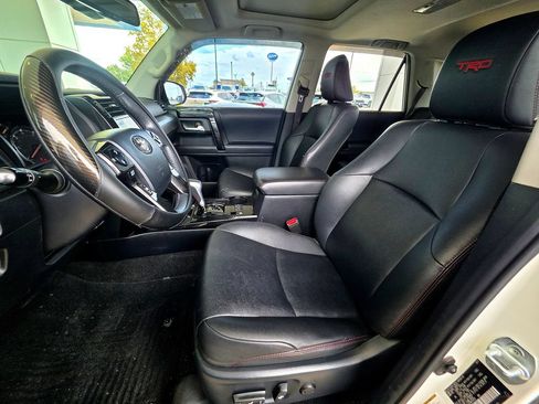 Used 2021 Toyota 4Runner TRD Off-Road Premium w/ Moonroof Package AWD/4WD image 18