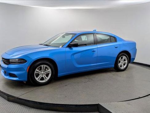 Used 2023 Dodge Charger SXT image 2