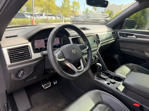 Used 2023 Volkswagen Atlas Cross Sport SEL Premium R-Line AWD/4WD image 9