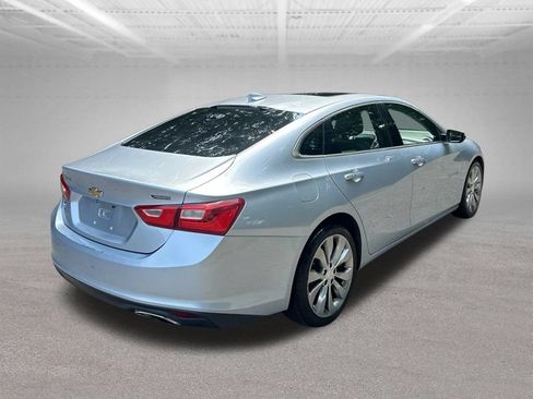 Used 2017 Chevrolet Malibu Premier w/ Premier Sun and Wheel Package FWD image 5