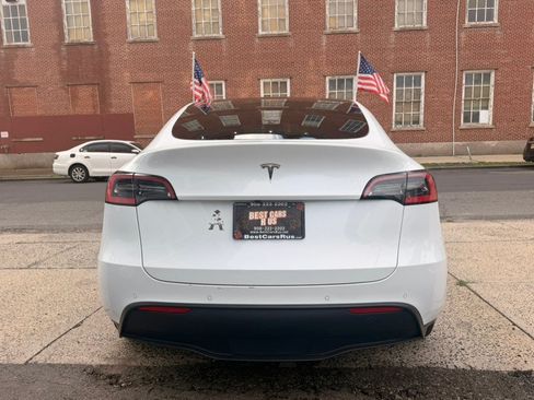 Used 2021 Tesla Model Y 2WD image 12