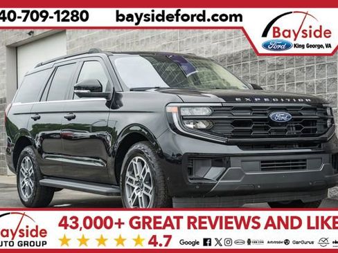 Used 2025 Ford Expedition Active AWD/4WD image 1