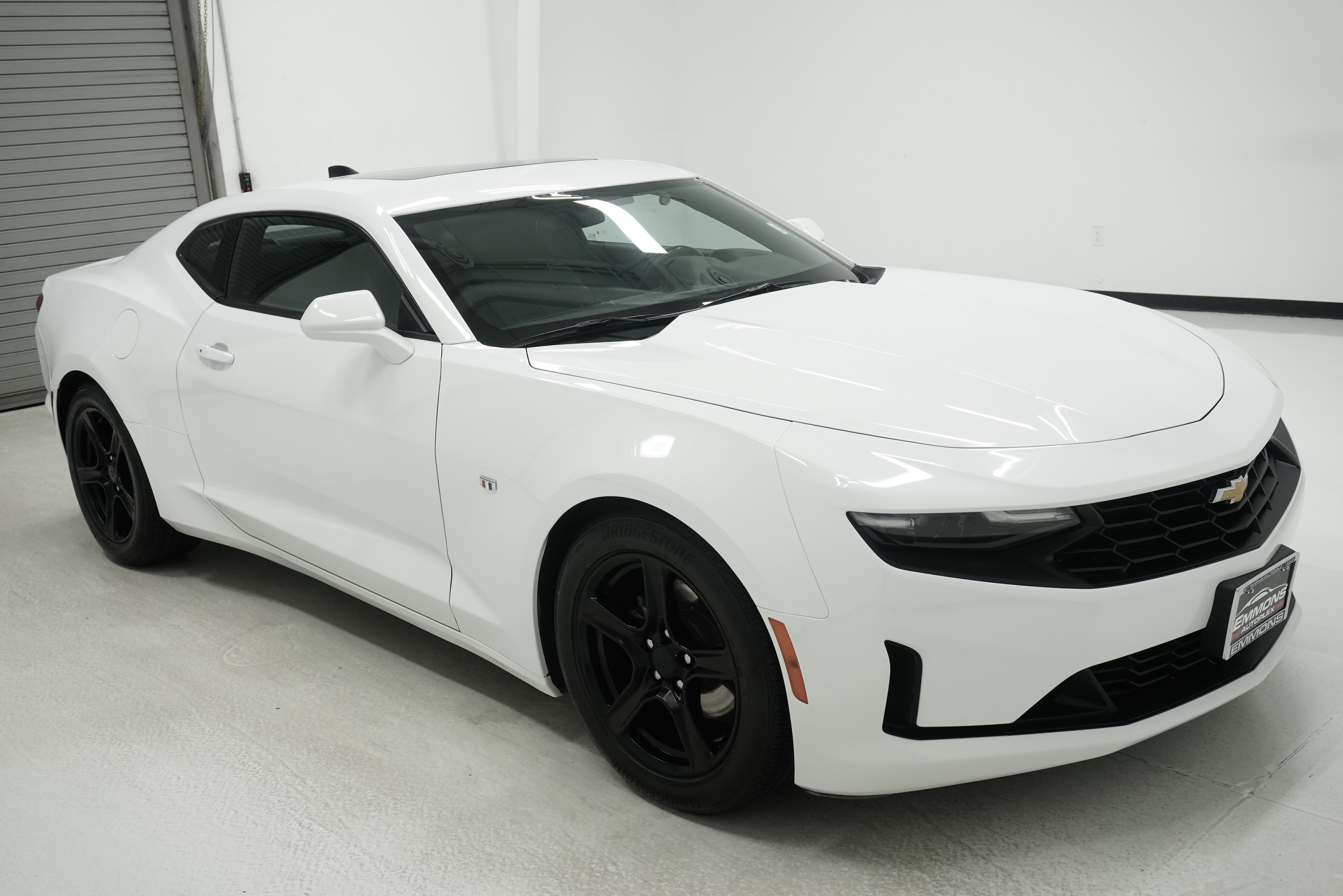 Used 2023 Chevrolet Camaro LT RWD image 3
