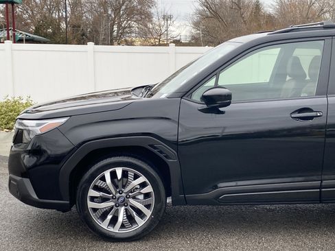 Used 2025 Subaru Forester Touring image 2