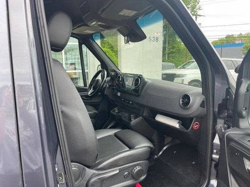 Used 2020 Mercedes-Benz Sprinter 4500 w/ Premium Plus Package image 56