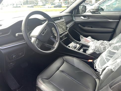 New 2026 Jeep Grand Cherokee Limited image 2