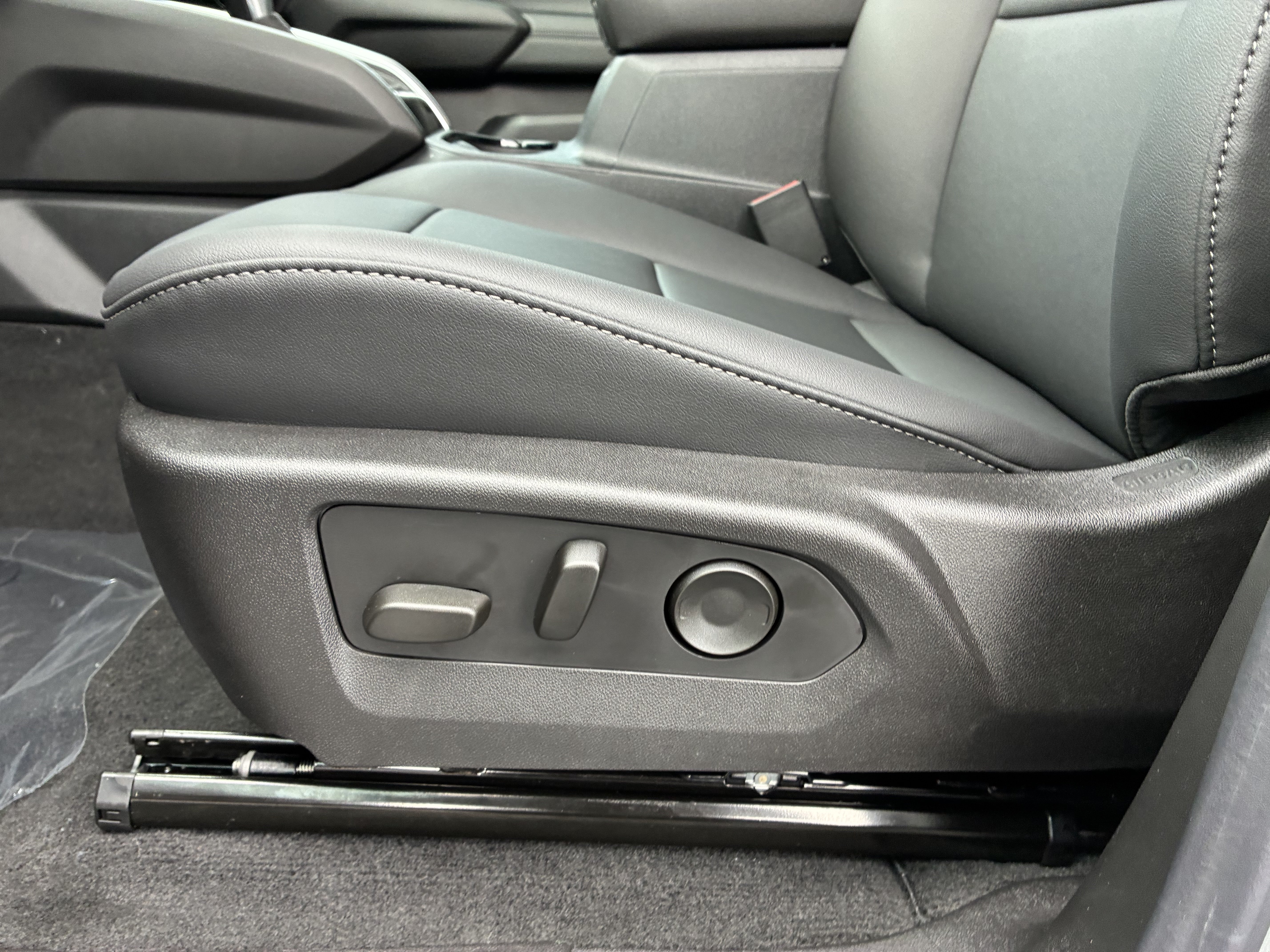 New 2026 Chevrolet Colorado LT w/ LT Convenience Package RWD image 22