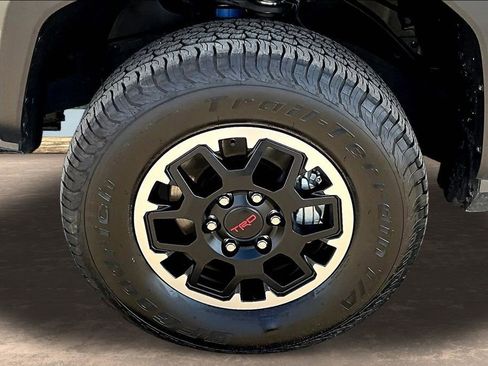 Used 2025 Toyota Tacoma TRD Off-Road AWD/4WD image 36