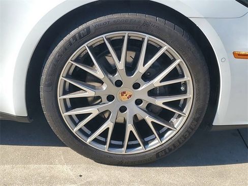 Used 2025 Porsche Panamera image 14