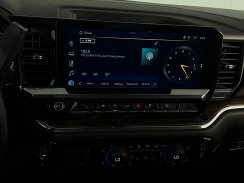 Used 2024 Chevrolet Silverado 1500 LT image 13