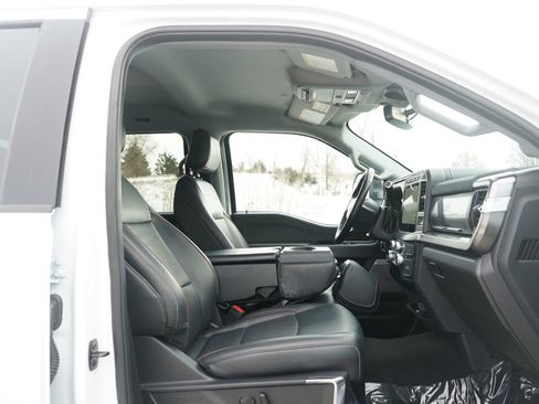 Used 2024 Ford F350 Lariat image 11