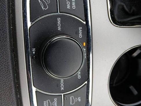 Certified 2018 Jeep Grand Cherokee High Altitude image 15