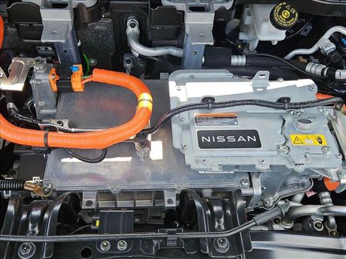 Used 2024 Nissan Ariya FWD image 23