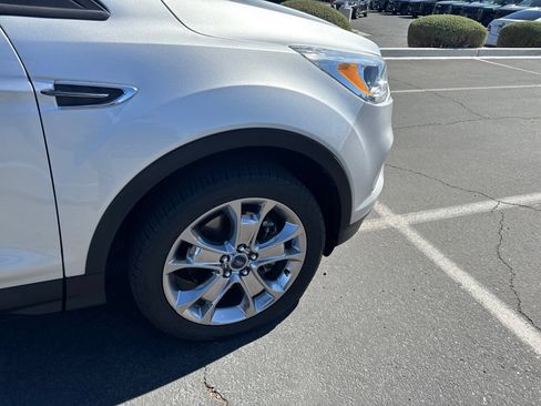 Used 2017 Ford Escape SE AWD/4WD image 8