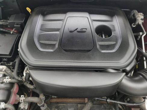 Used 2019 Jeep Grand Cherokee Laredo AWD/4WD image 30