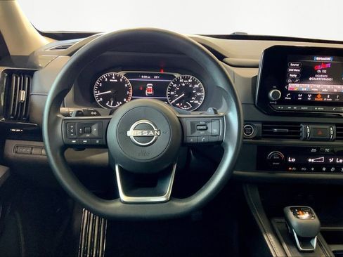 Used 2023 Nissan Pathfinder S image 8