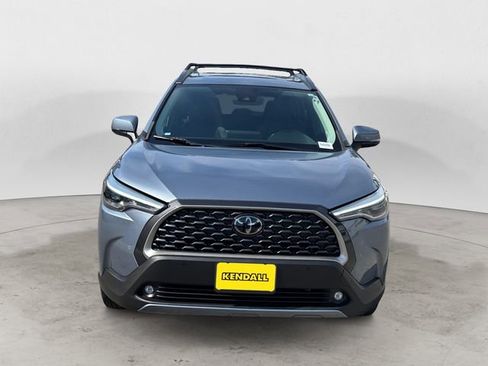 Used 2022 Toyota Corolla Cross XLE w/ Convenience Package AWD/4WD image 8