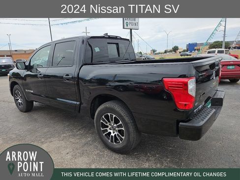 Used 2024 Nissan Titan SV RWD image 8