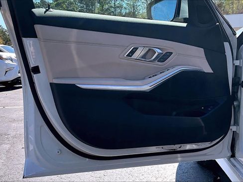 Used 2022 BMW 330e w/ Premium Package RWD image 22