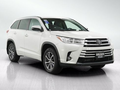 Used 2018 Toyota Highlander XLE AWD/4WD image 7