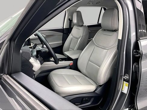 Certified 2025 Ford Explorer Active w/ Active Comfort Package AWD/4WD image 25