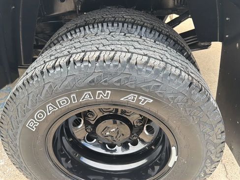 Used 2023 RAM 3500 Lone Star w/ Night Edition RWD image 9