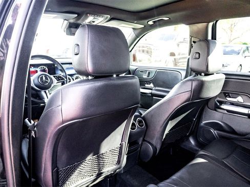 Used 2025 Mercedes-Benz GLB 250 GLB 250 image 28
