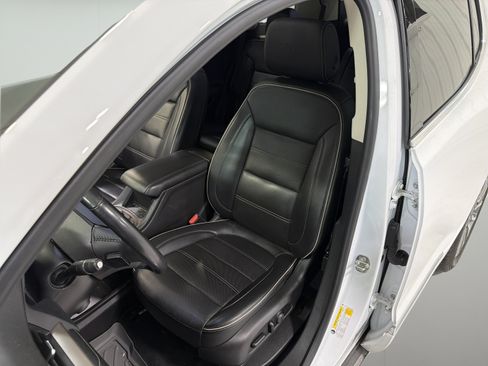 Used 2021 GMC Acadia Denali w/ Denali Technology Package FWD image 10