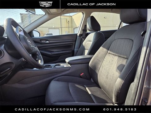 Used 2025 Nissan Altima 2.5 SV image 12