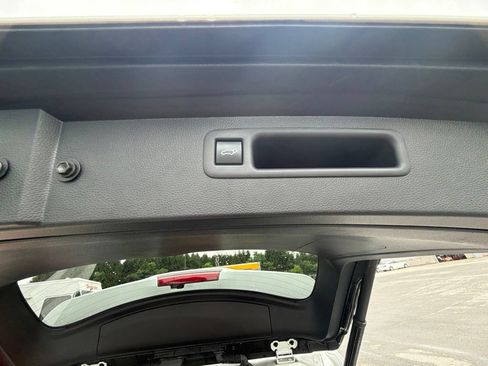 Used 2022 Toyota Highlander XSE AWD/4WD image 49