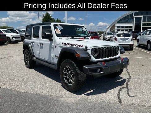 Used 2024 Jeep Wrangler Unlimited Rubicon w/ Dual Top Group AWD/4WD image 3