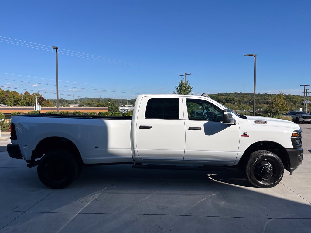 New 2027 RAM 3500 Tradesman AWD/4WD image 21