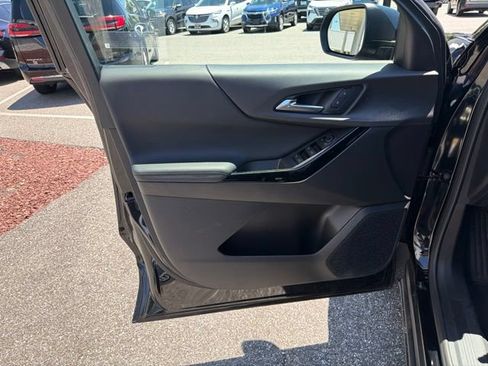 Used 2025 Chevrolet Equinox LT AWD/4WD image 11