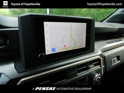 Used 2025 Toyota Tacoma SR5 AWD/4WD image 10