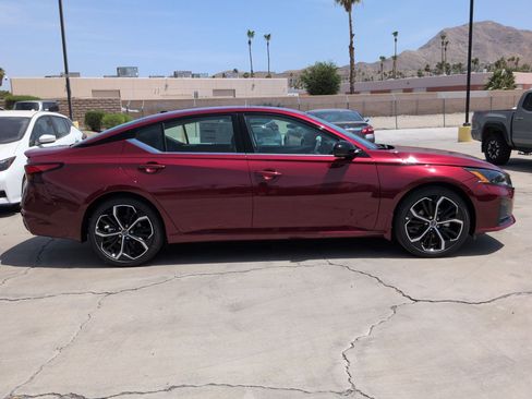New 2026 Nissan Altima 2.5 SR w/ SR Premium Package FWD image 5