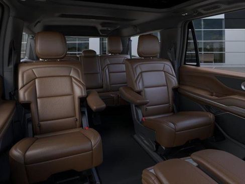 New 2026 Lincoln Navigator L Reserve AWD/4WD image 11