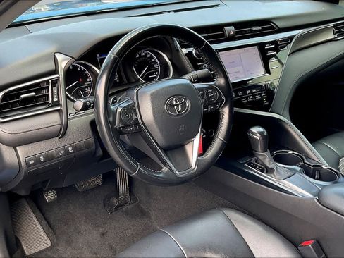 Used 2020 Toyota Camry SE w/ Carpet Mat Package FWD image 17