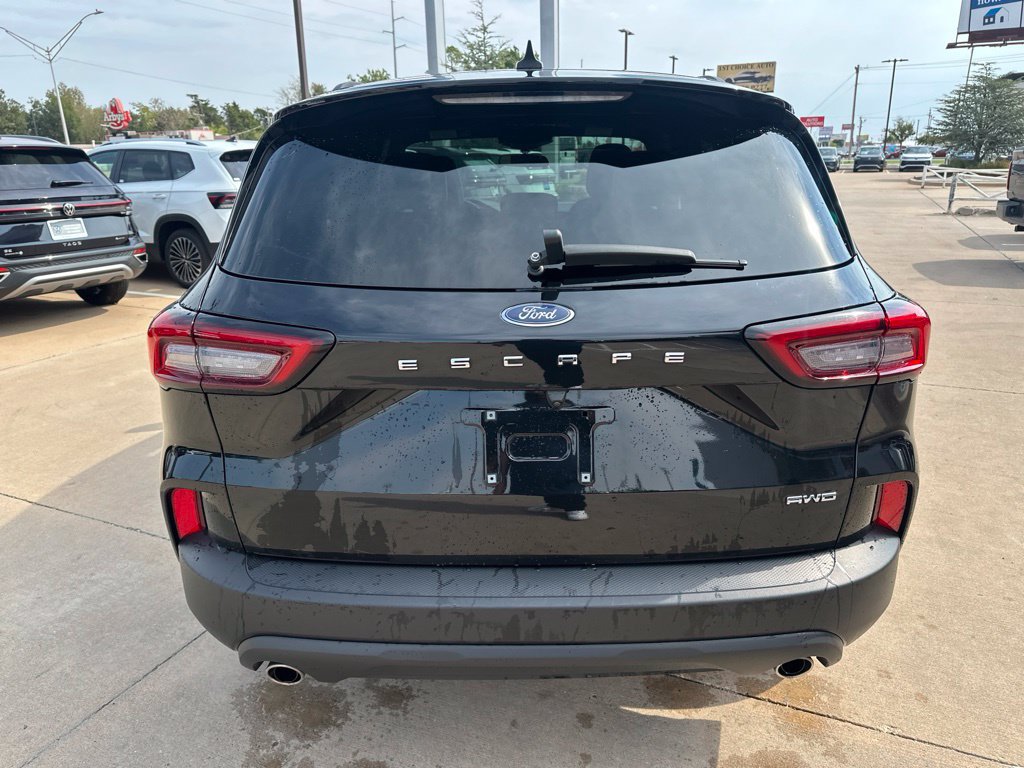 Used 2025 Ford Escape ST-Line AWD/4WD image 6