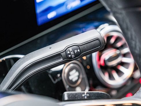 Used 2025 Mercedes-Benz GLA 250 image 21