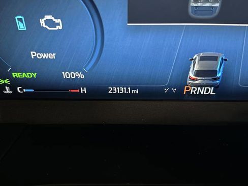 Certified 2025 Ford Escape ST-Line Elite w/ Premium Technology Package image 6